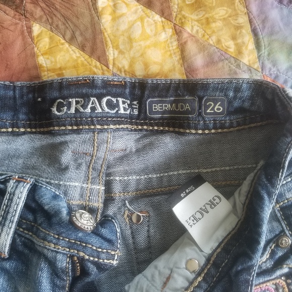 Gracie la Capris - Picture 3 of 3